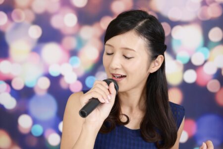 歌が上手い人の特徴10選｜上手くなるための練習方法も合わせて紹介